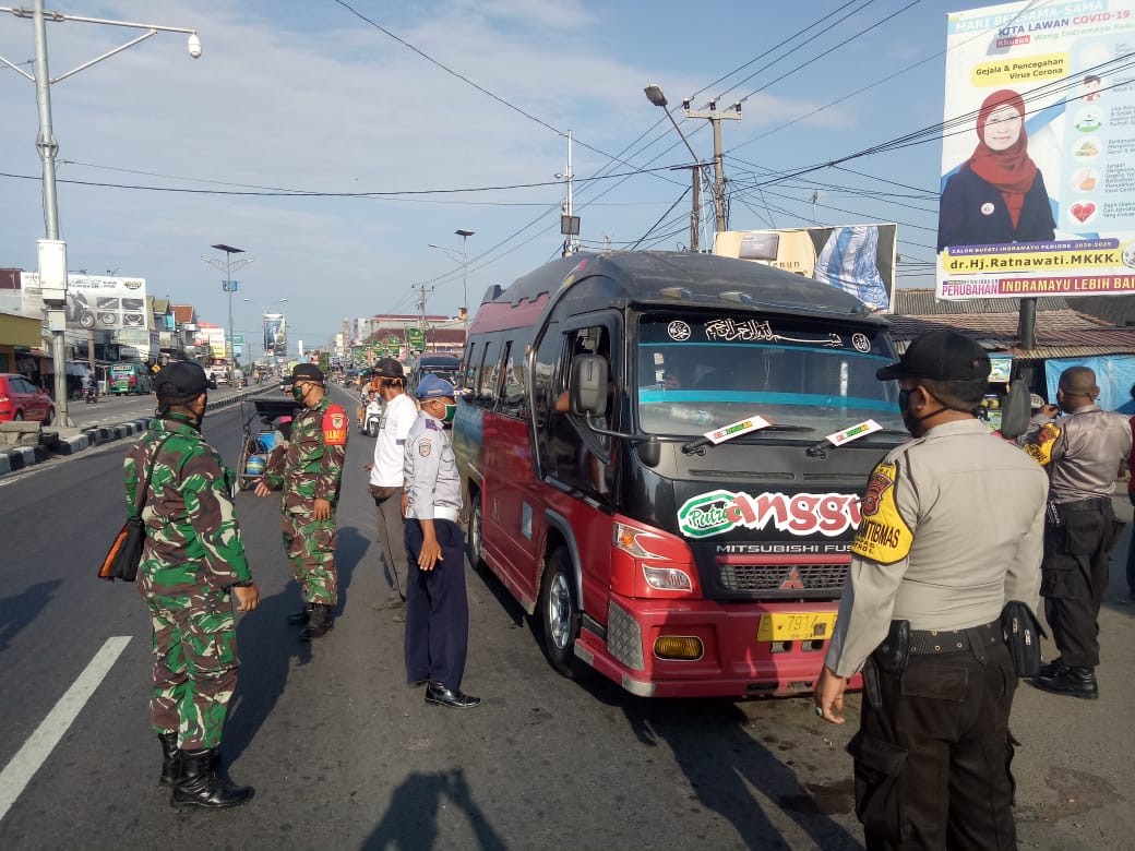 Petugas Posko Check Point, Jalur Mudik Pantura Lancar