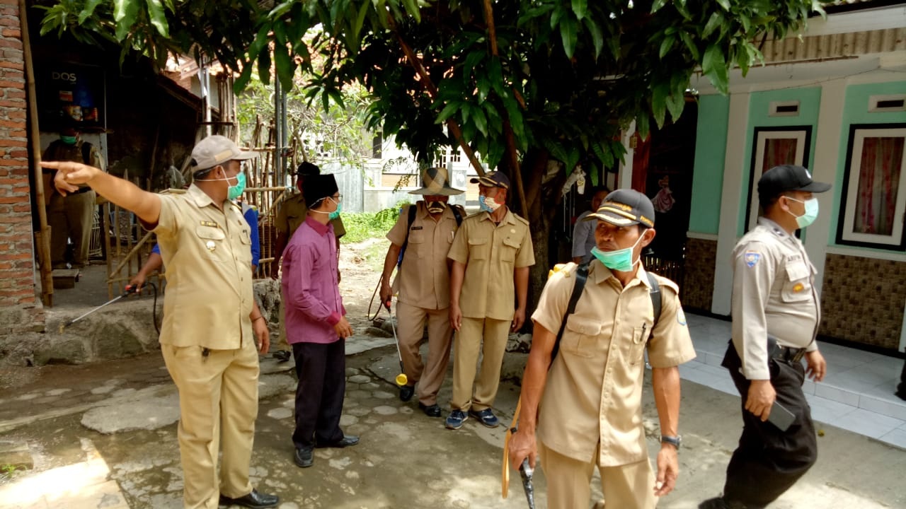 Pemdes Limpas Ajak Warga Tak Berkerumun, Satu Kampung Disterilisasi