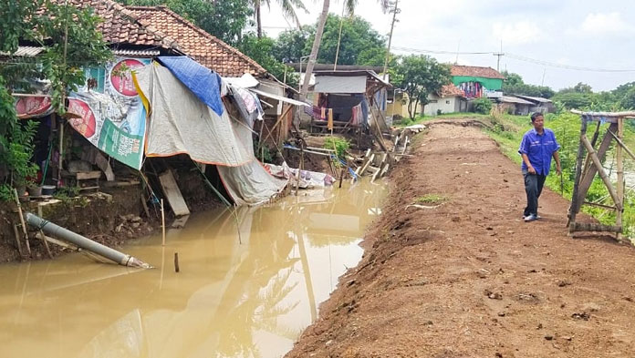 Delapan Rumah di Kecamatan Kertasemaya Harus Direlokasi