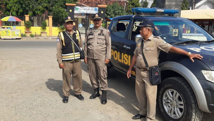 Petugas Awasi Lokasi Pasar Kaget