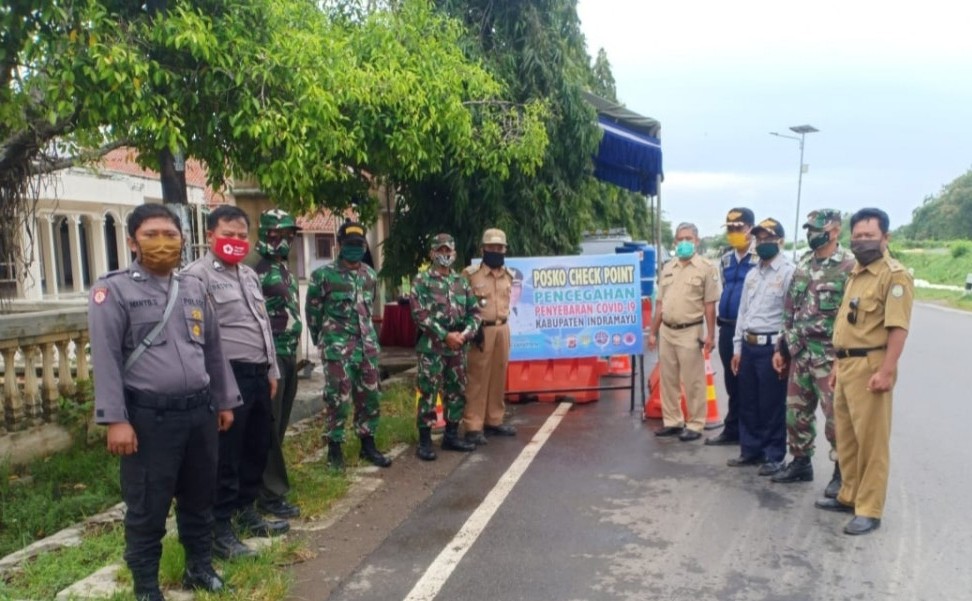 Posko Check Point Awasi Kendaraan dari Zona Merah