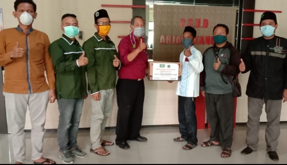 Dukung Penanganan Virus Corona, ISNU Kabupaten Cirebon Sumbang APD untuk Tenaga Medis