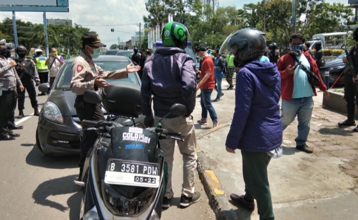 Pemudik Dipaksa Balik, Polri Klaim Sudah Halau 3.000 Kendaraan dari Jabodetabek