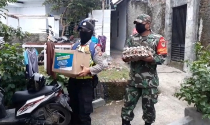 Hindari Penyimpangan, Polri-TNI Kawal Kegiatan Penyaluran Bansos di Majalengka