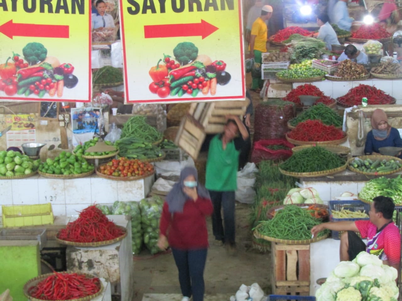 Kondisi Pasar setelah Sepekan Pembatasan Jam Operasional, Pembeli Ramai, Harga Jeblok