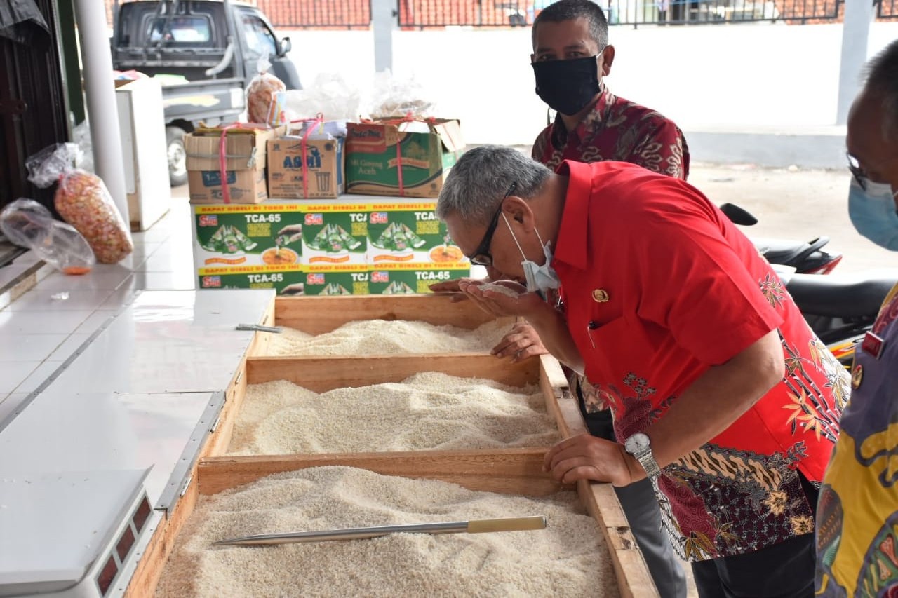 Bupati Kuningan Jamin Stok Sembako Aman