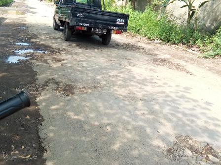 Jalan Mundu Pesisir Suci Segera Diperbaiki