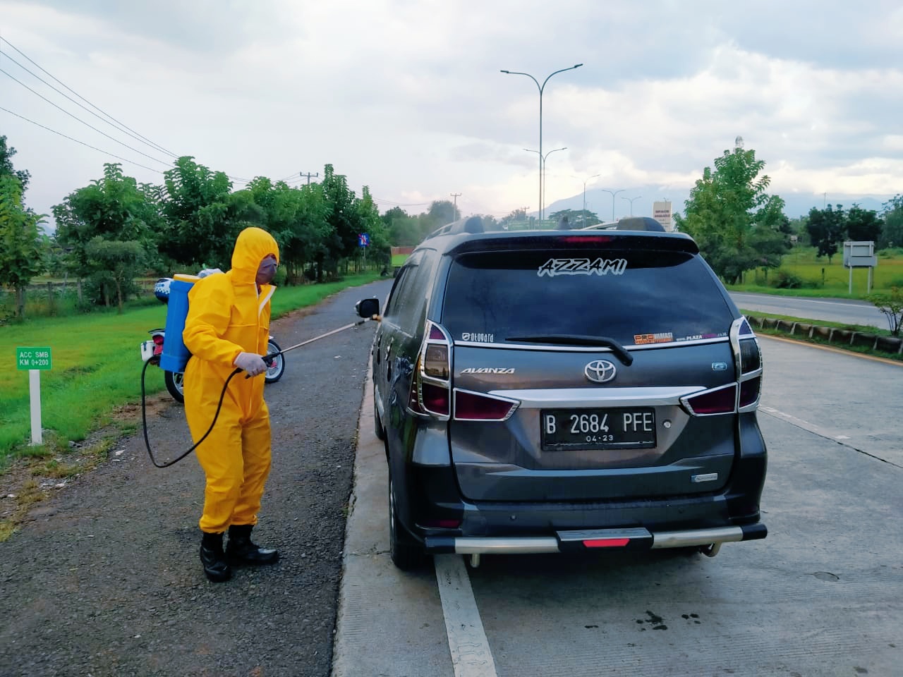 Keluar Tol, Kendaraan Disemprot Disinfekstan