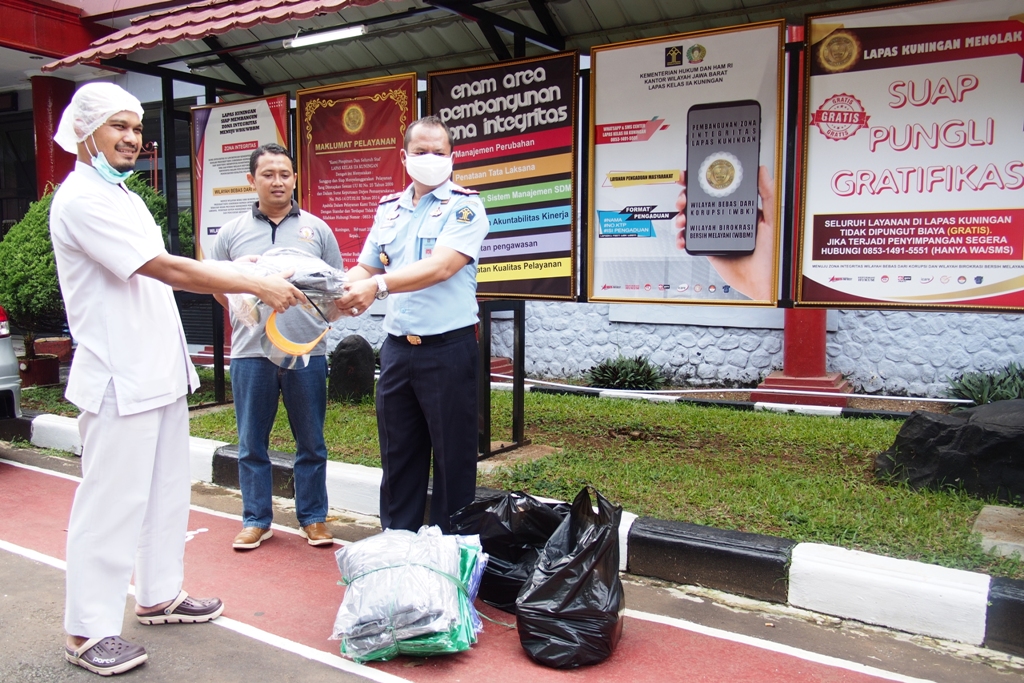 Lapas Kuningan Sumbang APD RS Swasta