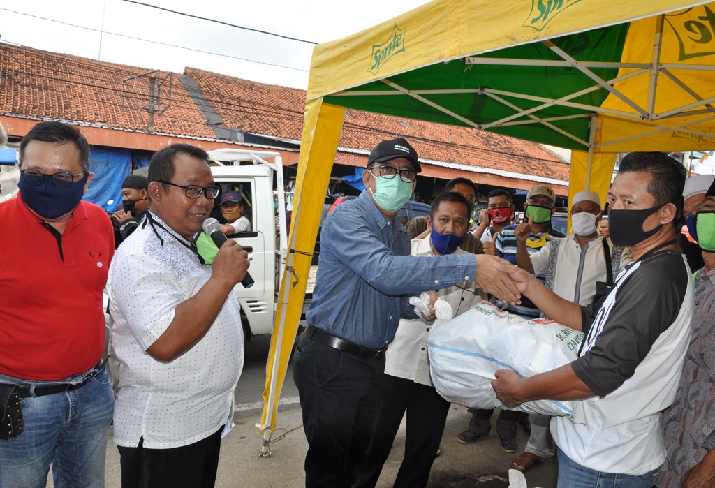 Pedagang Pasar Ciputat Wajib Pakai Masker