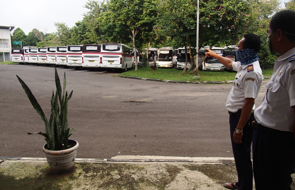 Puluhan Bus Tertahan di Terminal, Sejak Pemberlakukan PSBB di Jakarta dan Bandung