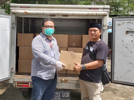 AHM Salurkan 990 Paket Bantuan Kesehatan