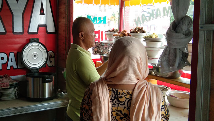 Warung Nasi Padang Sepi Pembeli Terdampak Corona, Omzet Turun sampai 80 Persen