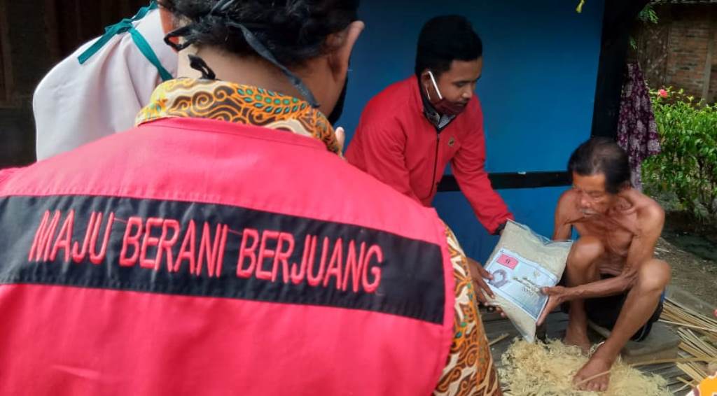 Gelar Sedekah Tani, STI Bagikan 7 Ton Beras