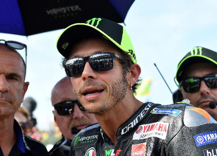 Valentino Rossi Apes Melulu, Tiga Kali Jatuh di Balapan, Sekarang Positif Corona