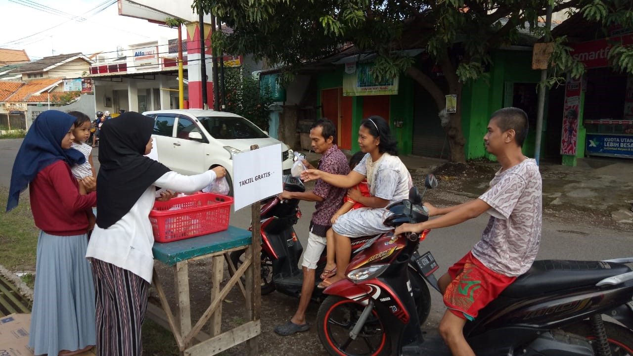 Rutin Berbagi di Bulan Suci