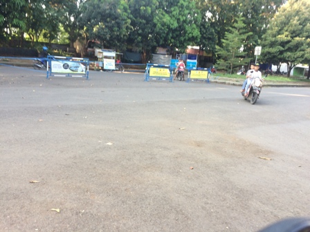 Blokade Stadion Bima Banyak Diterobos