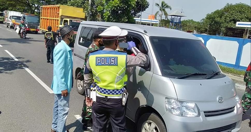 Kendaraan Pedagang Dipaksa Putar Balik