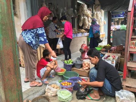 Perlu Kesadaran Physical Distancing di Pasar