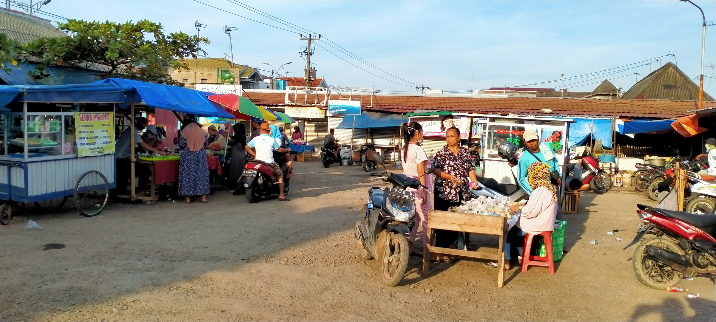 Omzet Penjual Takjil Turun Drastis