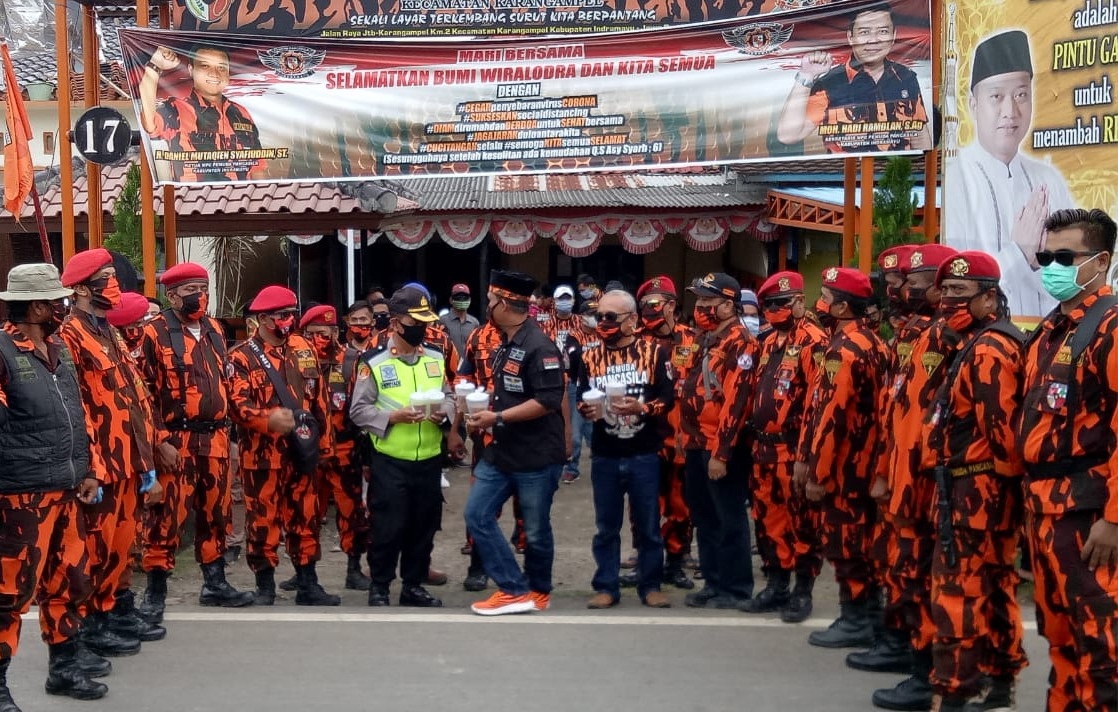 Bagikan Takjil dan Masker Gratis, PP Komitmen Gotong Royong Cegah Corona