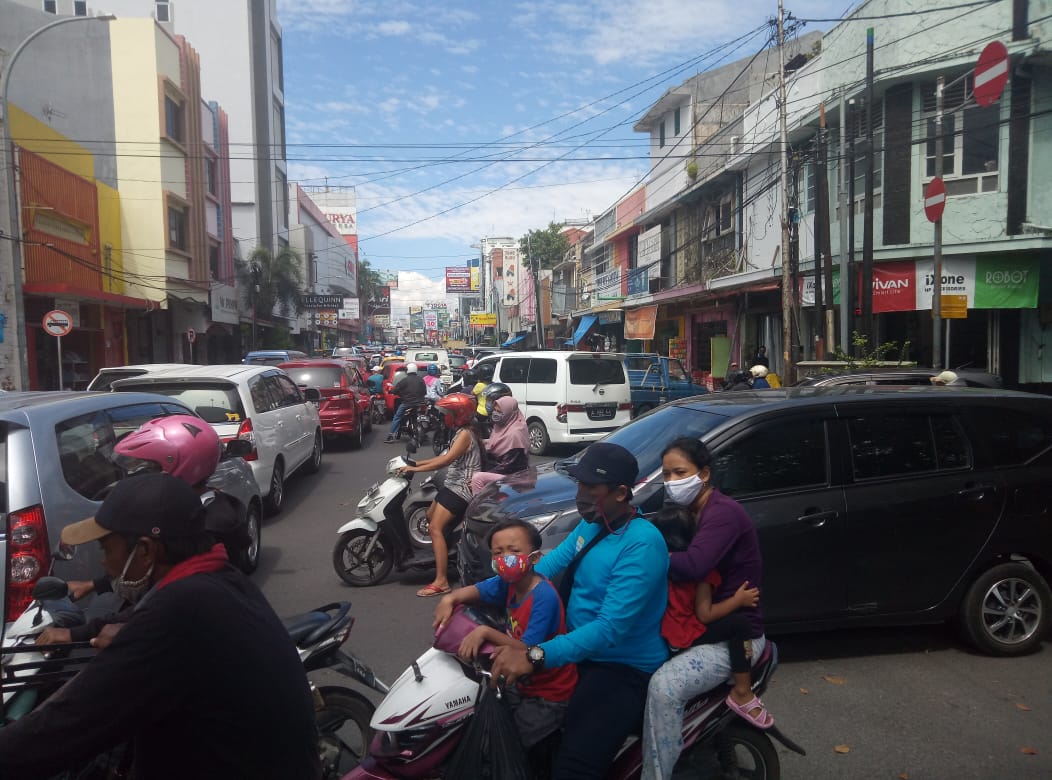 PSBB Kota Cirebon: Antre Belanja, Jalanan Macet
