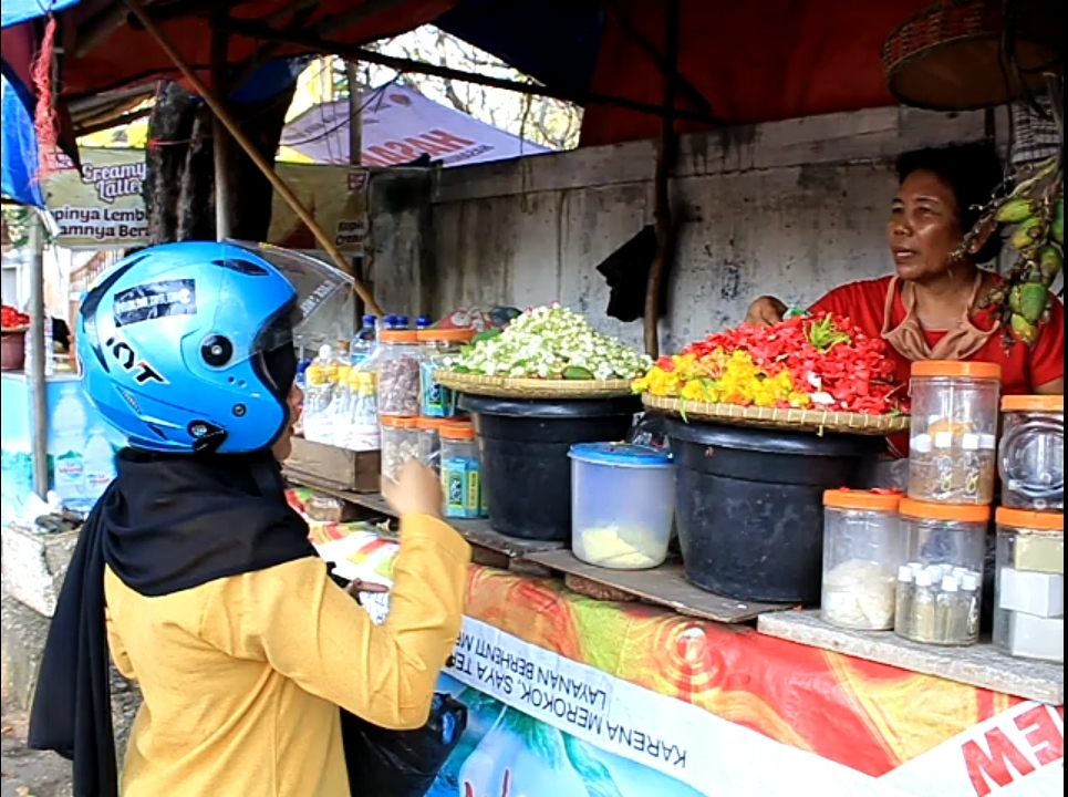 Nasib Penjual Bunga 7 Rupa di Situasi Pandemi