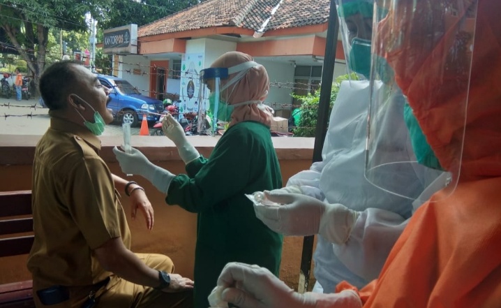 Besok Mulai Swab Test Massal di Kabupaten Cirebon, Dinkes Latih SDM