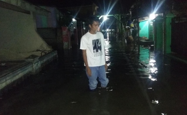Hujan Disertai Angin Kencang Juga Terjang Indramayu, Eretan Kulon Tergenang Banjir