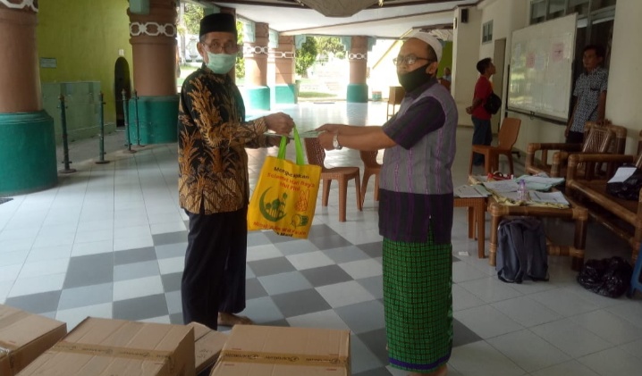 DMI Kabupaten Cirebon Peduli Imam Masjid