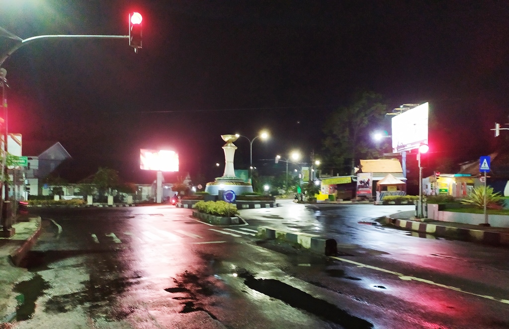 Malam Hari, Kuningan Bak Kota Mati