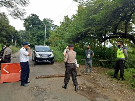 PSBB, Akses Masuk Caracas dari Sindanglaut Cirebon Diperketat