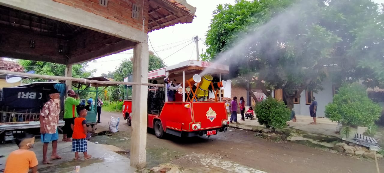 Satu Warga Positif Corona, Satu Kampung Disemprot Disinfektan