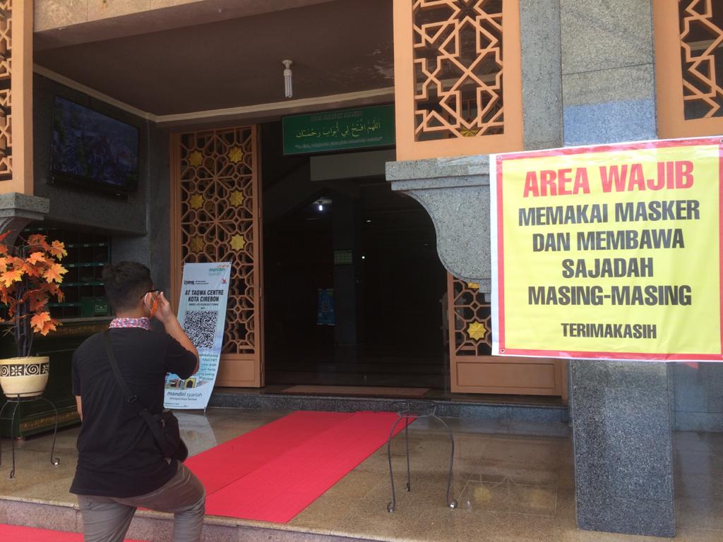 Suasana Masjid At Taqwa Jelang Pelaksanaan Salat Jumat