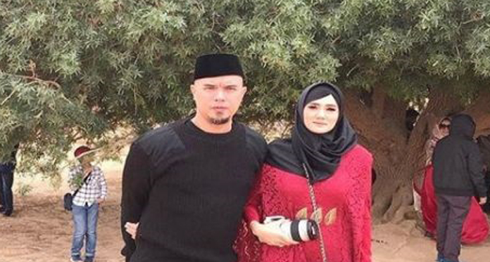 Ahmad Dhani Ultah, Mulan Jameela: Lelakiku Bisa Selembut Sutra