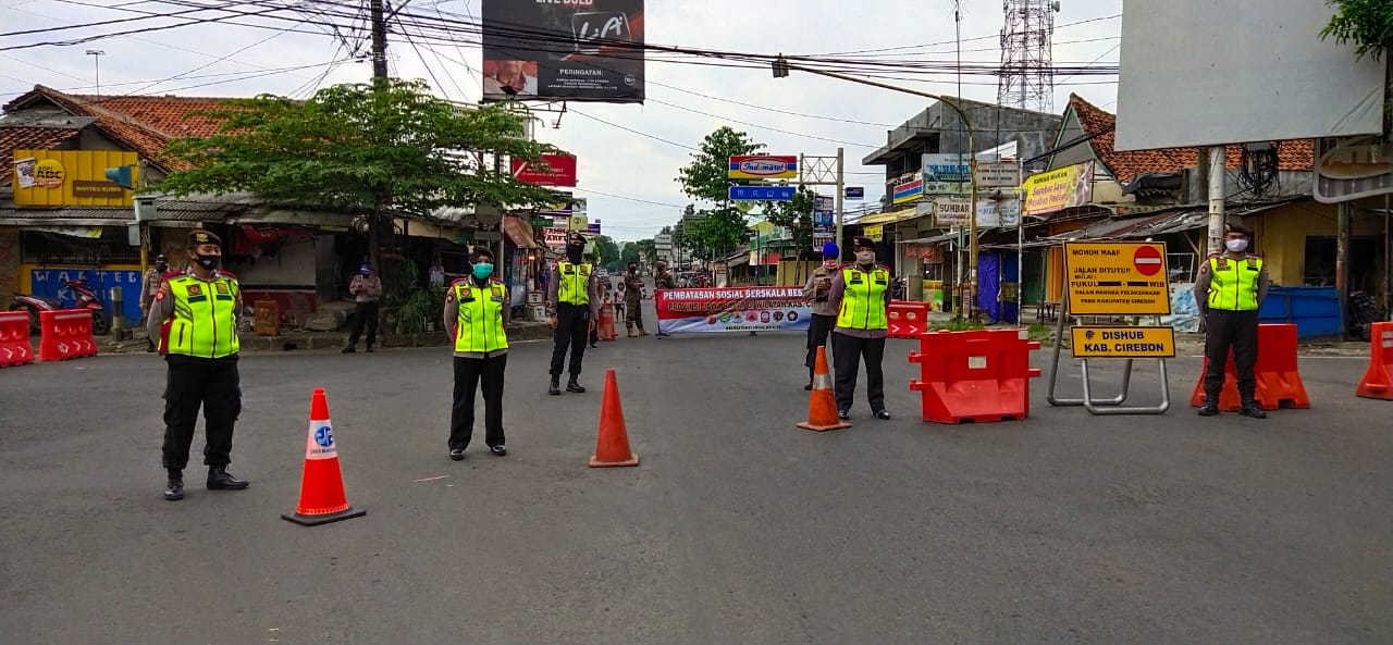 Hari Kesembilan PSBB, Enam Ruas Jalan Ditutup