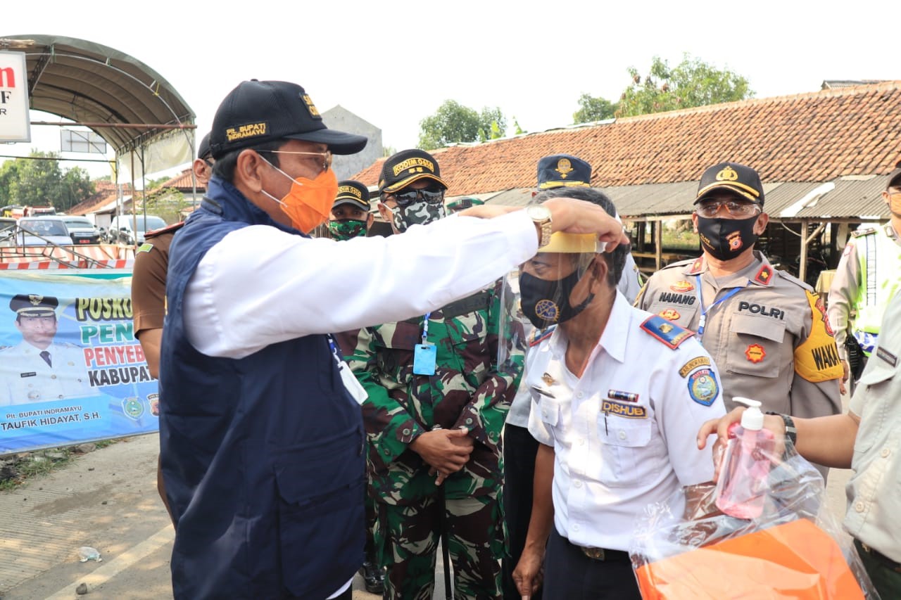 Petugas Gabungan Perketat Check Point Perbatasan