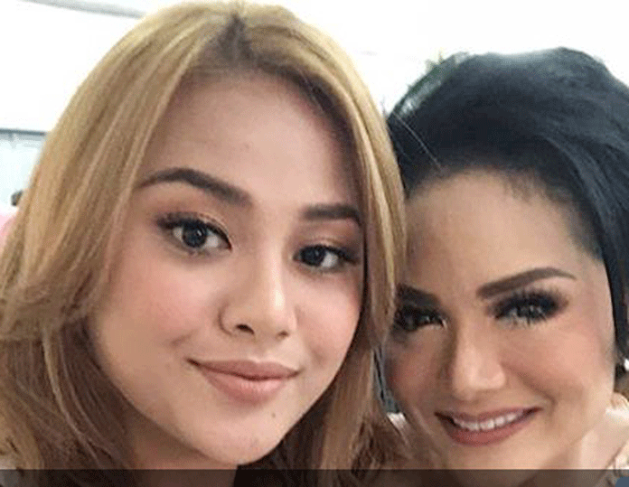 Komentar di IG Krisdayanti, Aurel: Kabarin Kalau ada Waktu, WhatsApp Aku Enggak Dibalas-balaskan