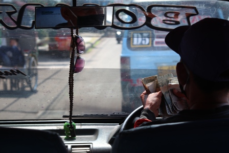 Angkot Tinggal 80, Bantuan Tak Kunjung Diterima