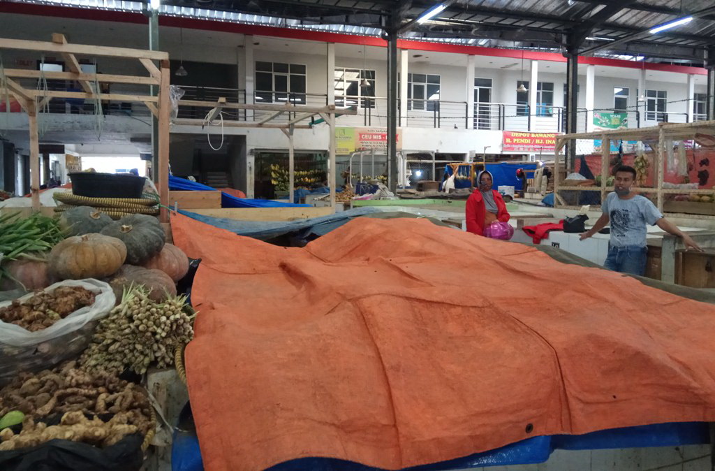Pedagang Keluhkan Jam Tutup 12 Siang, Omzet Penjualan Menurun Drastis