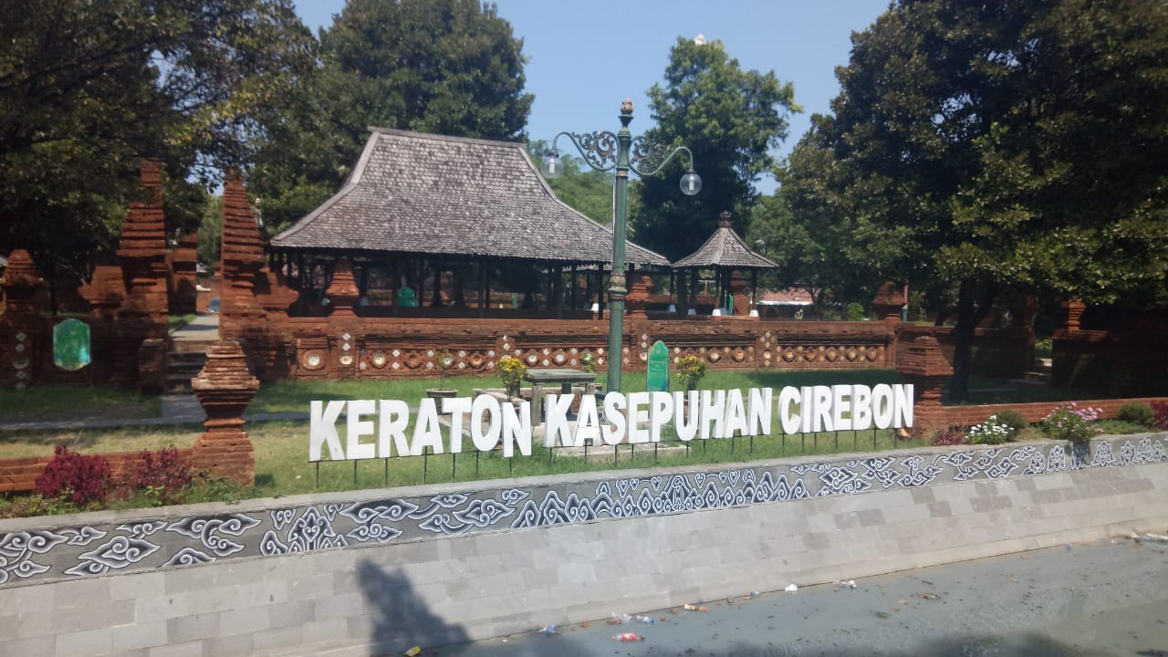 Polemik Keraton Kasepuhan, Jokowi, Ridwan Kamil hingga Walikota Cirebon Diminta Turun Tangan