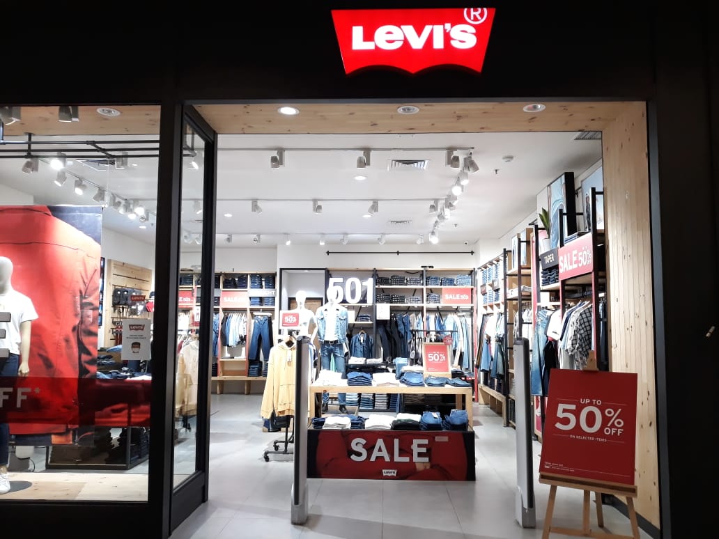 Levi’s CSB Mall Gulirkan Diskon Hingga 50 Persen, End of Season Sale yang Selalu Ditunggu