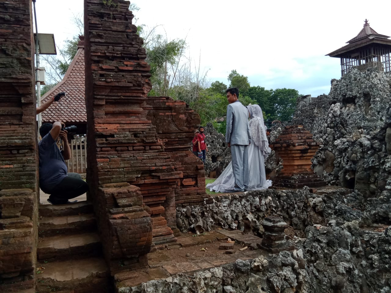 Pekan Kedua Dibuka, Goa Sunyaragi Ramai Dikunjungi Wisatawan