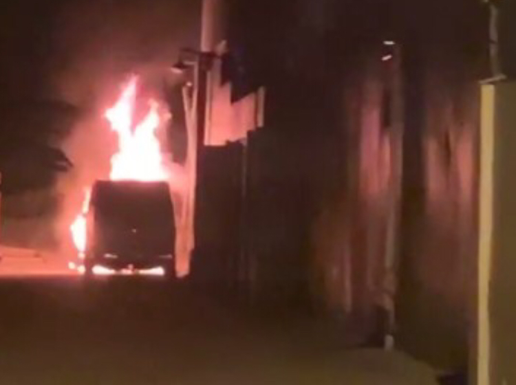 Parkir di Samping Rumah, Mobil Via Vallen Dibakar