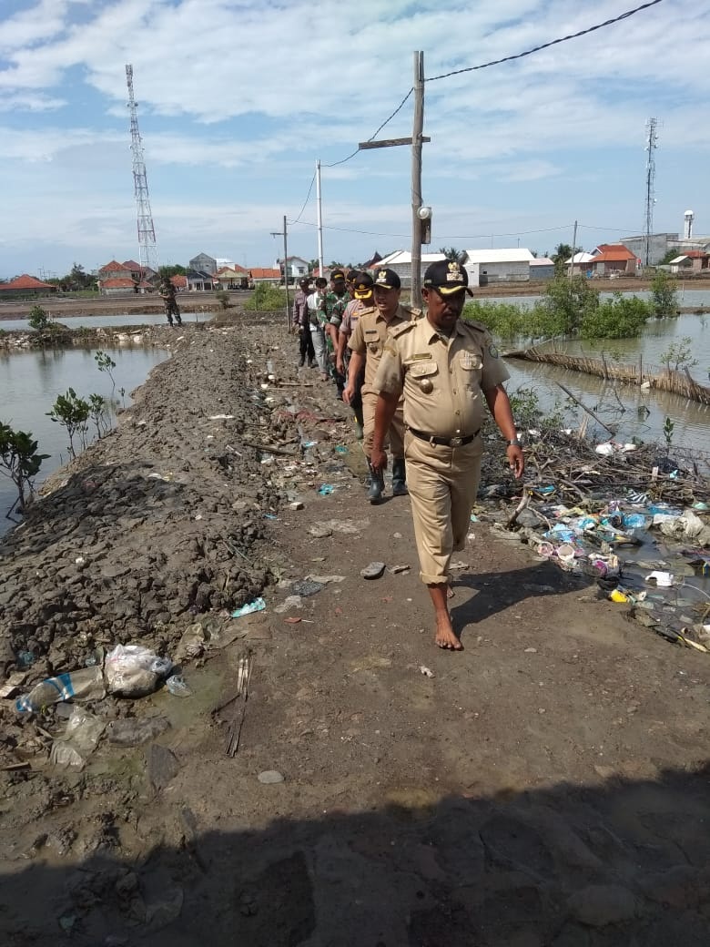 Ribuan Rumah Terendam Rob, Efek Breakwater Ambruk dan Tanggul Empang Jebol