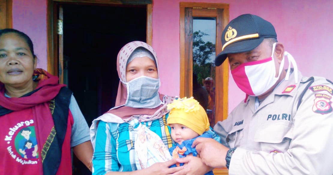 Polres Majalengka Bantu Keluarga Bayi Tanpa Anus