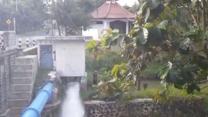Beredar Video Pipa Air Ledeng Milik Tirta Giri Nata Kota Cirebon Jebol