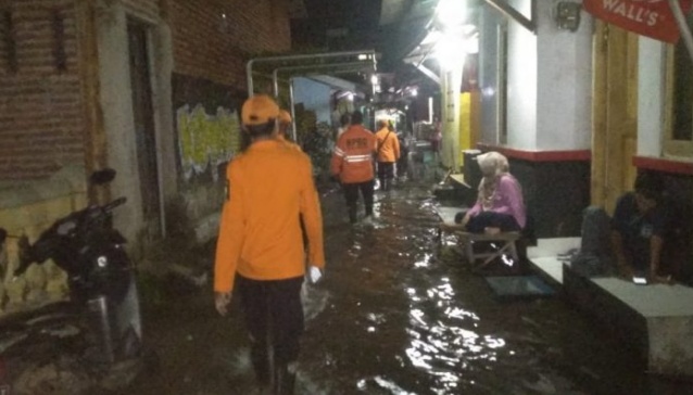 Rob Genangi Puluhan Rumah di Pesisir Kota Cirebon