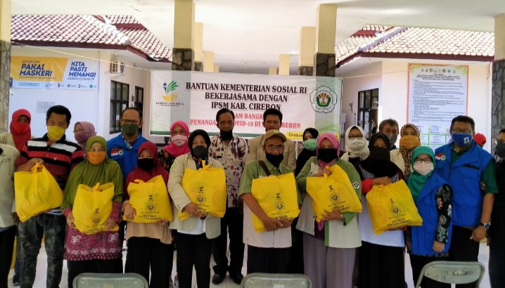 IPSM Kabupaten Cirebon Salurkan 282 Sembako Kemensos