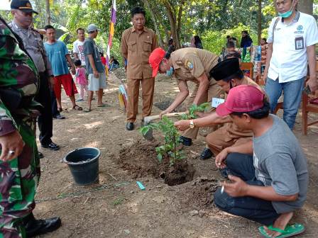 Ubah Lahan Tak Produktif Jadi Wisata